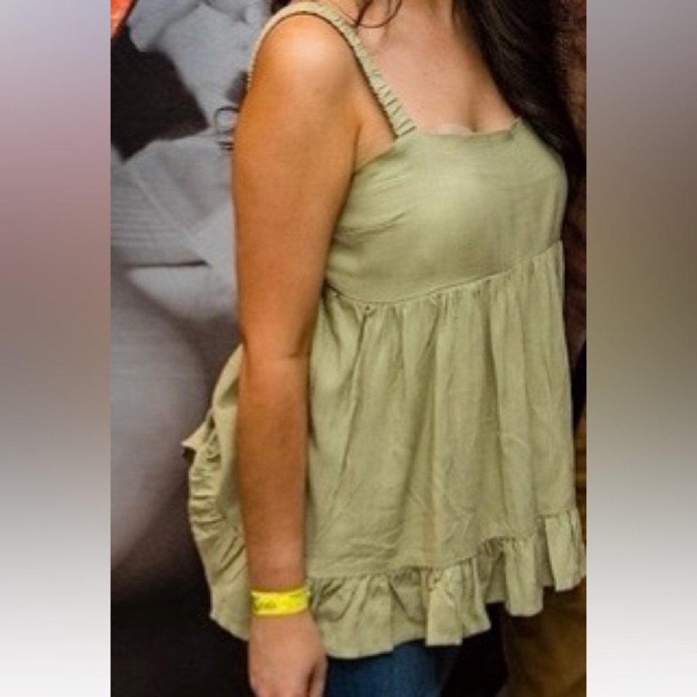 Women’s Green Tank Top - Picture 3 of 3